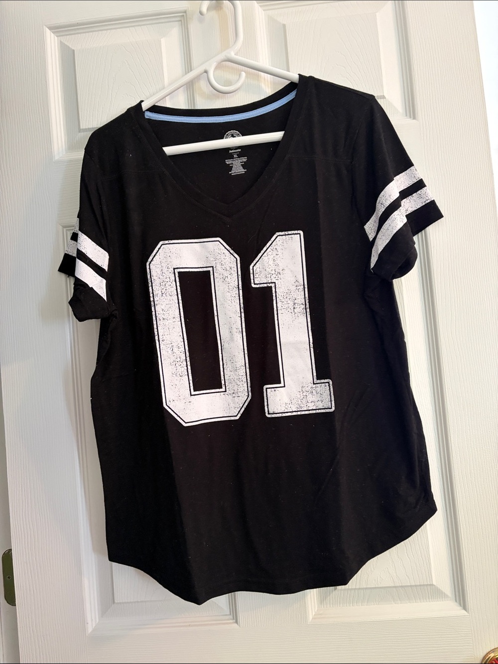 SO Black & White '01' Short Sleeve V-Neck Tee